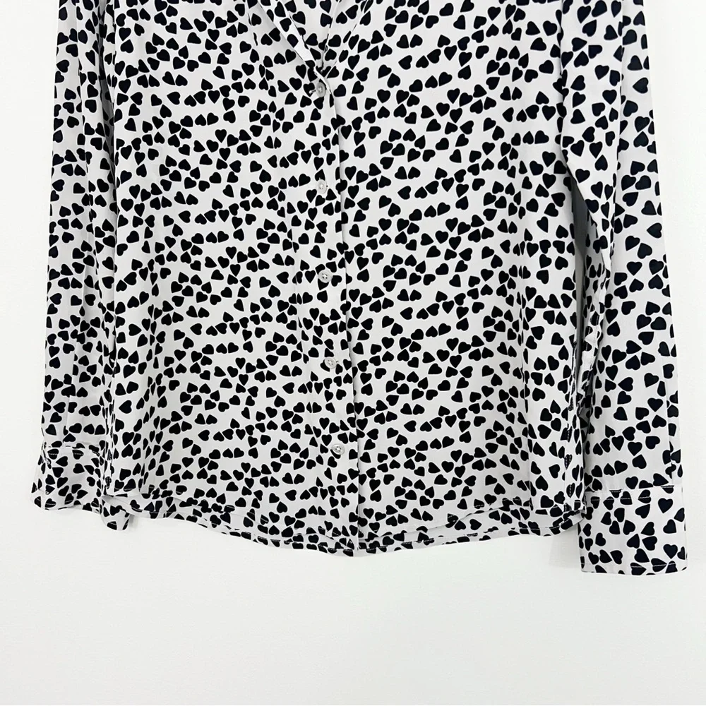 Equipment Silk Adalyn Black and White Heart Print Buttondown Blouse Size Small